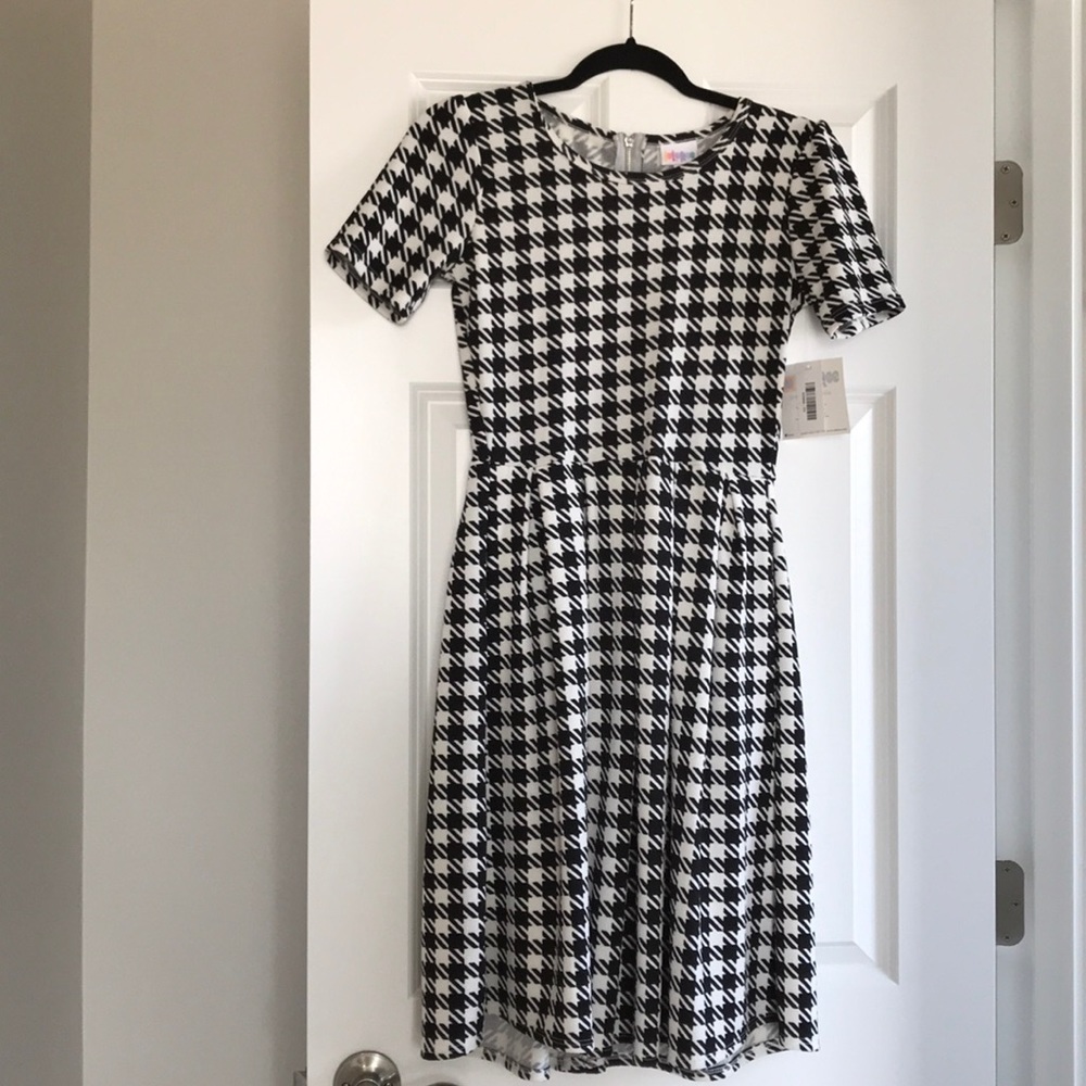 XS Lularoe Amelia dress